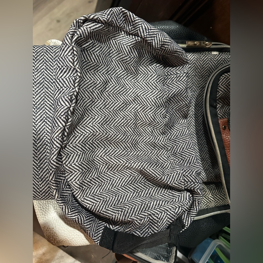 Diaper bag essentials - Picture 7 of 8